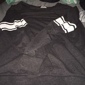 trying to sell this  sweater from old navy